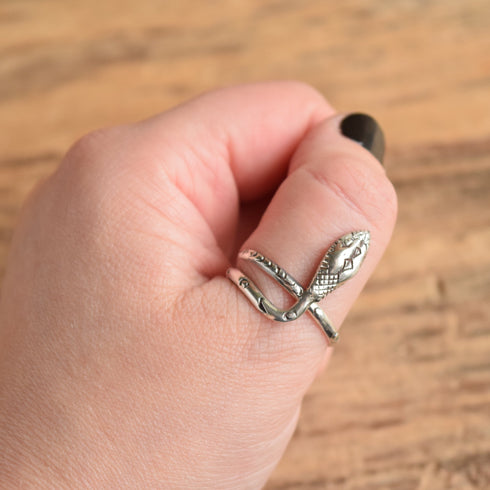 Vintage Sterling Silver Snake Thumb Ring